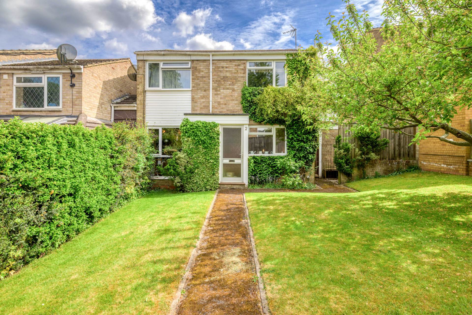 Earlsfield Close, Caversham Park Village, Reading, Image 1