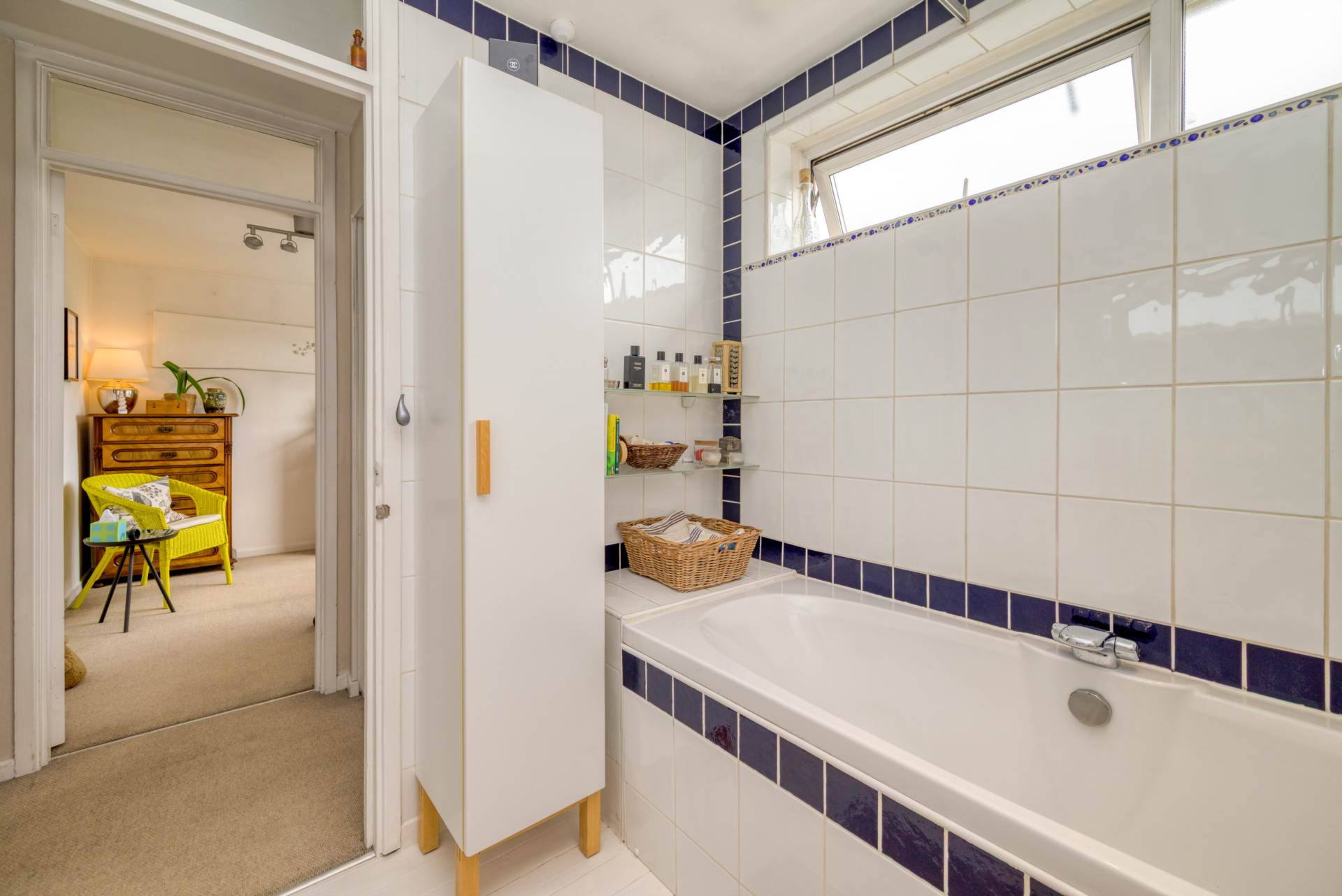 Earlsfield Close, Caversham Park Village, Reading, Image 14
