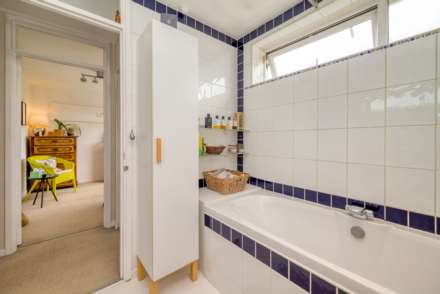 Earlsfield Close, Caversham Park Village, Reading, Image 14