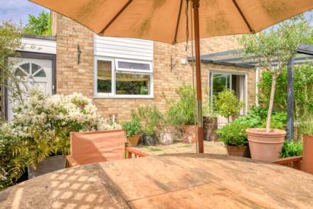 Earlsfield Close, Caversham Park Village, Reading, Image 15