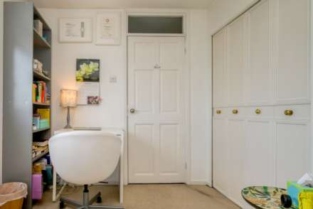 Earlsfield Close, Caversham Park Village, Reading, Image 17