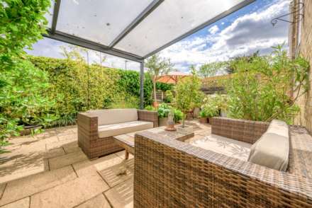Earlsfield Close, Caversham Park Village, Reading, Image 2