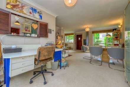 Earlsfield Close, Caversham Park Village, Reading, Image 22