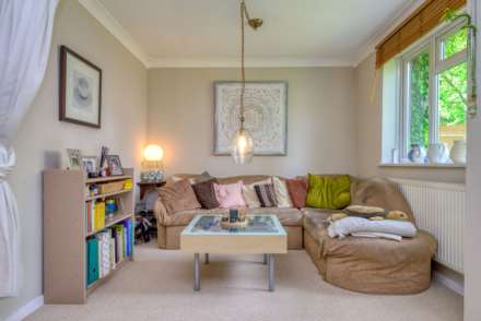 Earlsfield Close, Caversham Park Village, Reading, Image 7