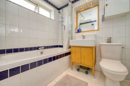 Earlsfield Close, Caversham Park Village, Reading, Image 8