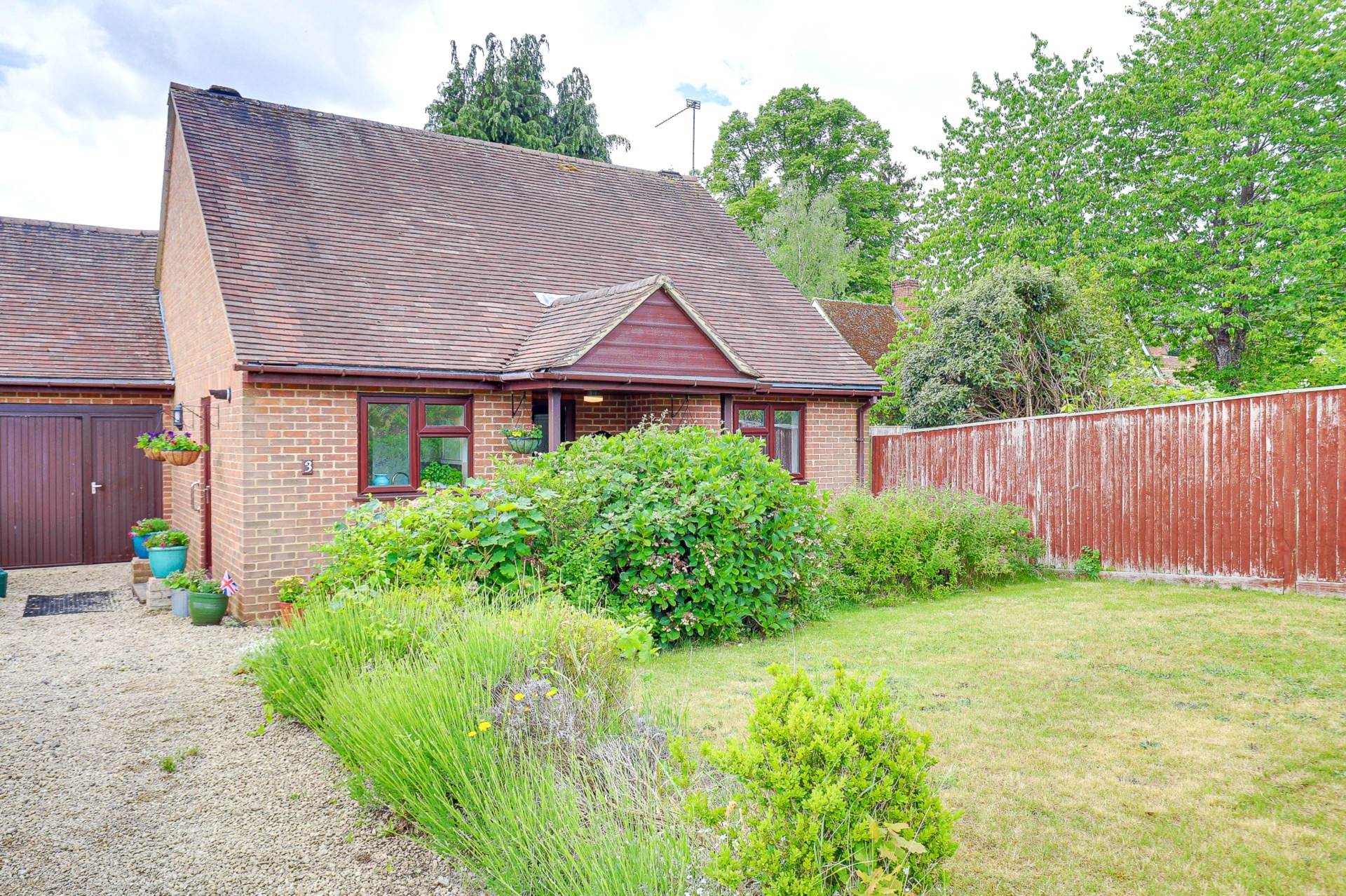 Essex Way, Sonning Common, South Oxfordshire, Image 2