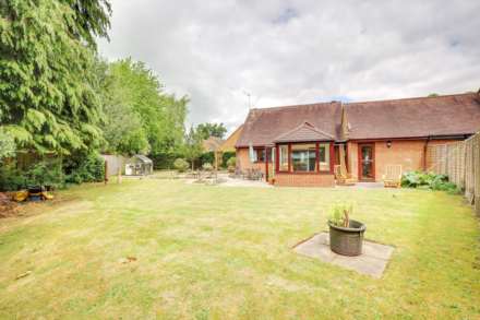 Essex Way, Sonning Common, South Oxfordshire, Image 1