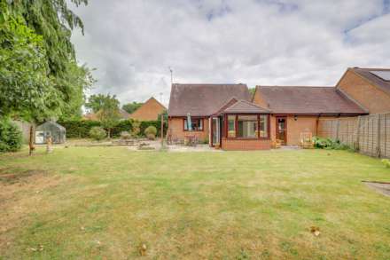 Essex Way, Sonning Common, South Oxfordshire, Image 14