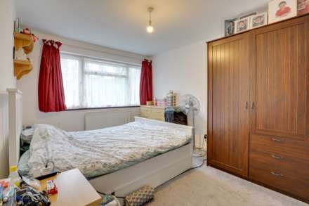 Quantock Avenue, Caversham Park Village, Reading, Image 9
