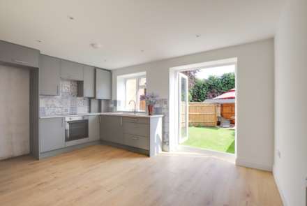 Wood Lane Close, Reading, Image 4