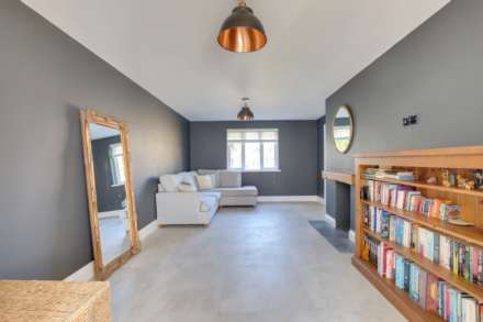 Wood Lane Close, Reading, Image 6