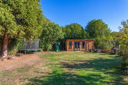 Copse End, Woodlands Road, Sonning Common, South Oxfordshire, Image 19