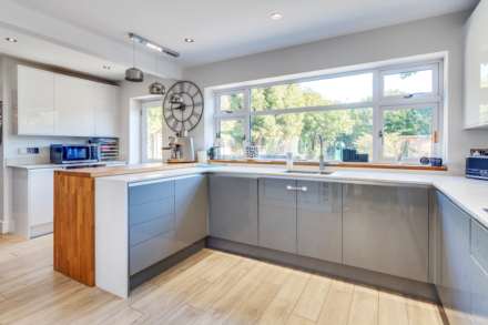 Copse End, Woodlands Road, Sonning Common, South Oxfordshire, Image 8