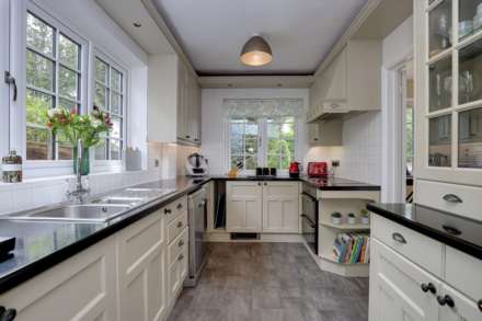 Grosvenor Road, Caversham, Reading, Image 16