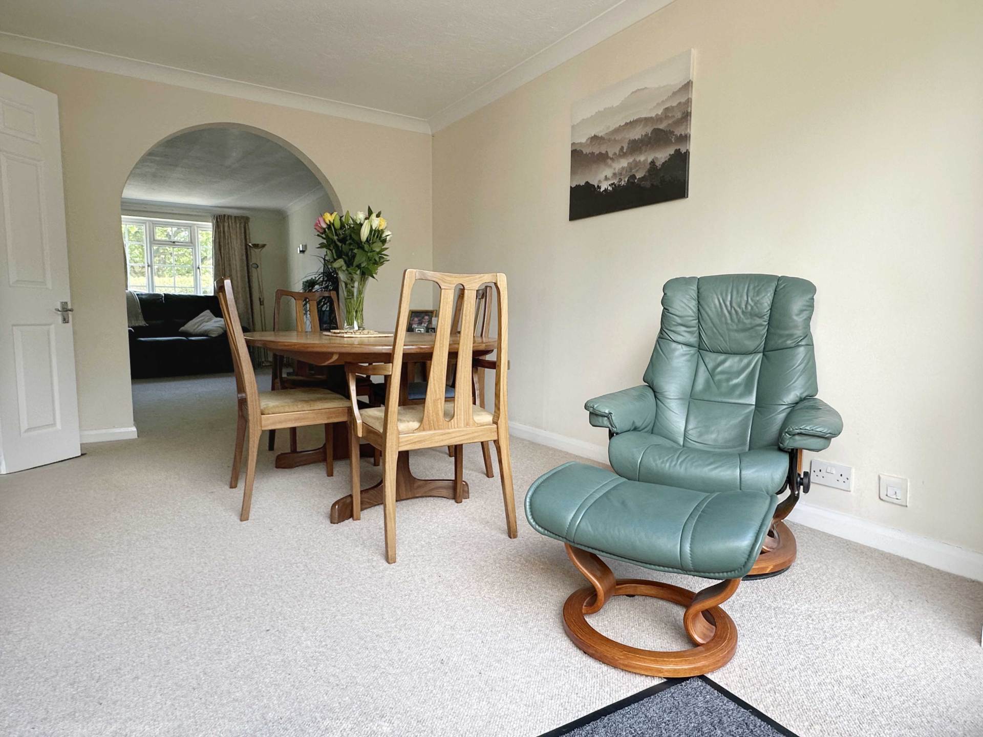 Grangely Close, Calcot, Image 6