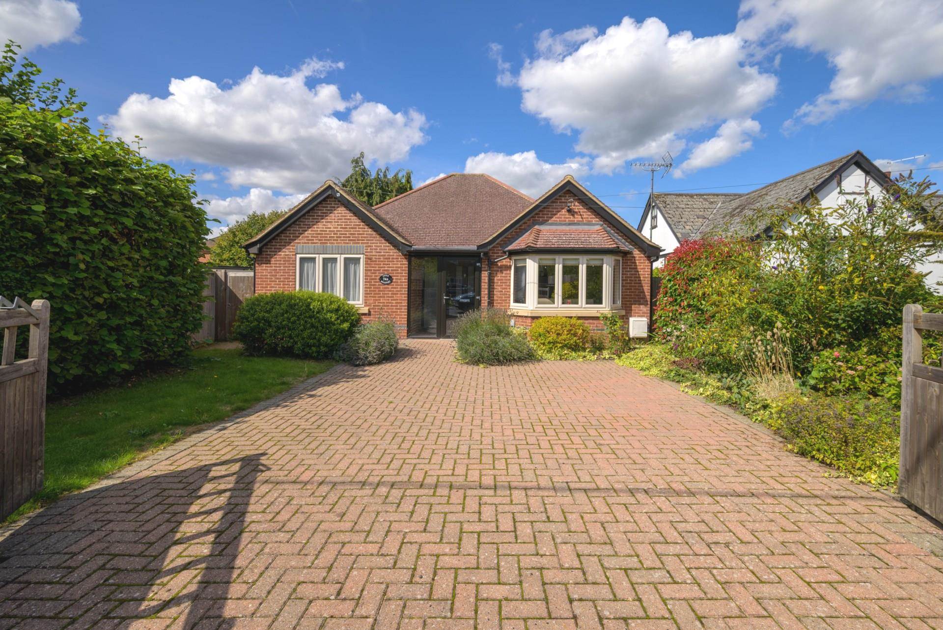 Wood Lane, Sonning Common, South Oxfordshire, Image 1
