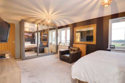 Shamrock, Port Hill, Henley On Thames, Image 21