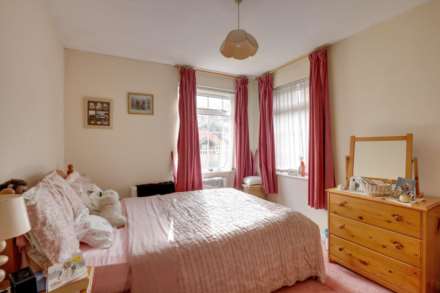 Ilex Close, Sonning Common, South Oxfordshire, Image 8