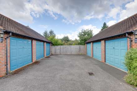 Peppard Road, Sonning Common, South Oxfordshire, Image 16