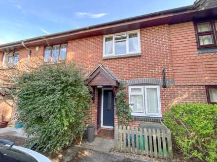 Fleetham Gardens, Lower Earley, Reading