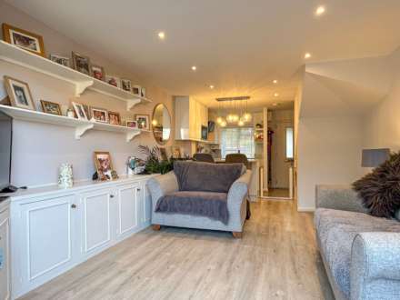 Fleetham Gardens, Lower Earley, Reading, Image 7