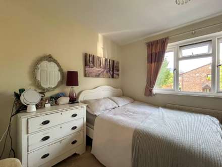 Fleetham Gardens, Lower Earley, Reading, Image 9