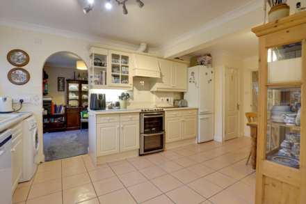 Kiln Road, Emmer Green, Reading, Image 15