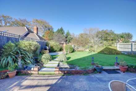 Kiln Road, Emmer Green, Reading, Image 5