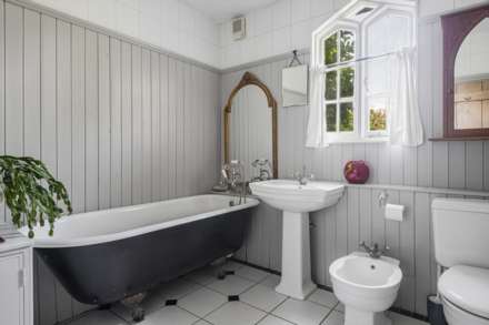 The Old School House,Trench Green, Mapledurham, South Oxfordshire, Image 28