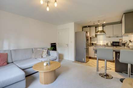 Glendale House, Kidmore Road, Caversham Heights, Reading, Image 12