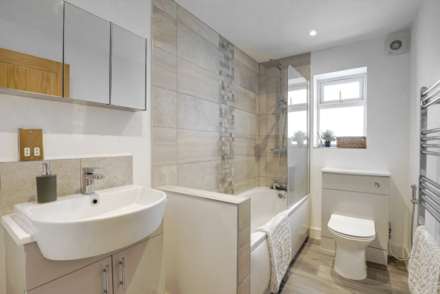 Hillview Close, Sonning Common, South Oxfordshire, Image 16