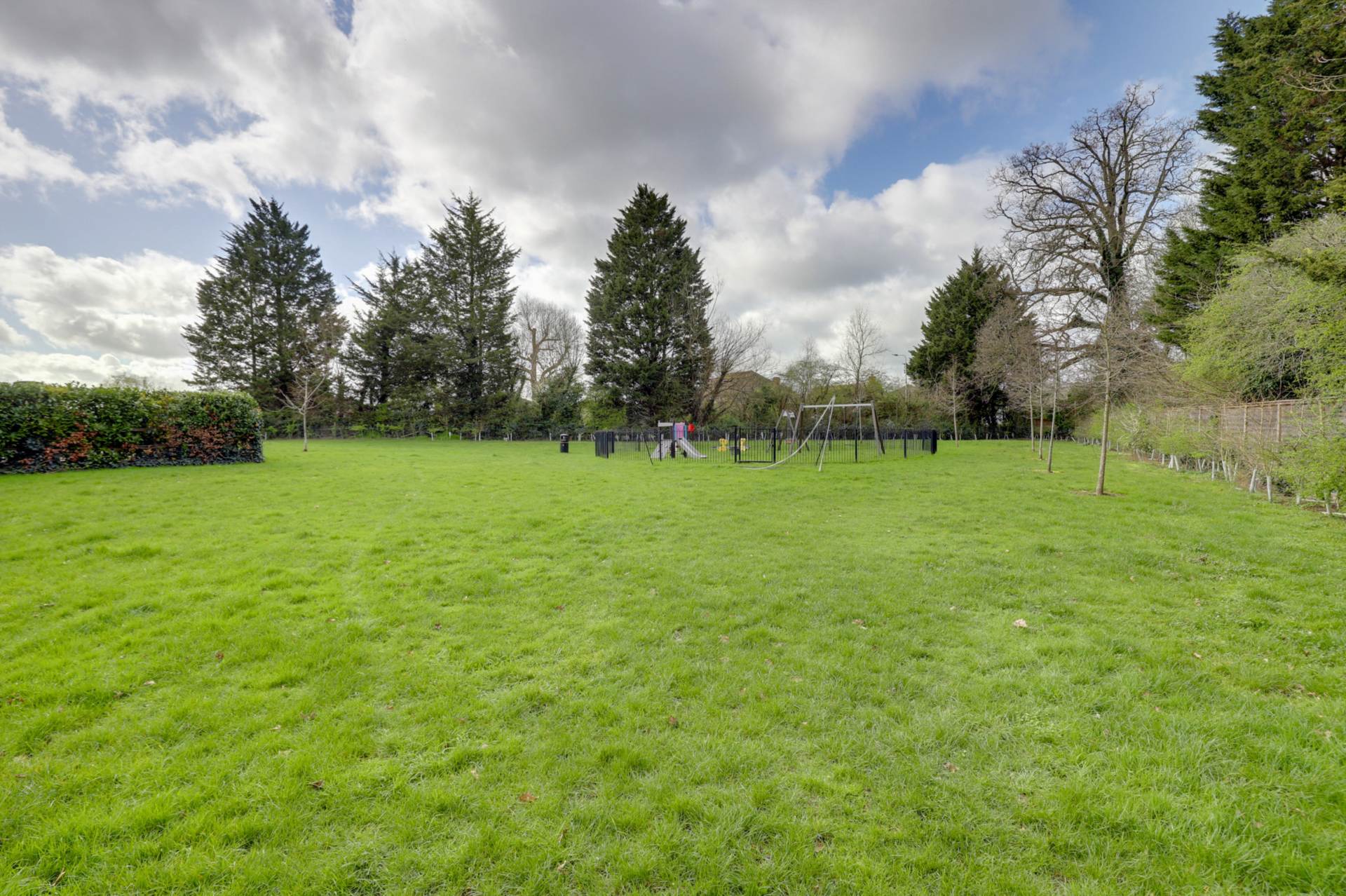 Watermill Place, Calcot, Image 16