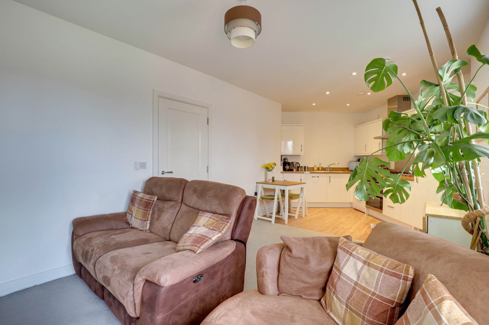 Watermill Place, Calcot, Image 4