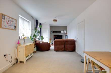 Watermill Place, Calcot, Image 3