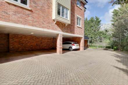 Watermill Place, Calcot, Image 9