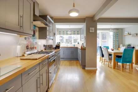 Bensgrove Close, Woodcote, South Oxfordshire, Image 2