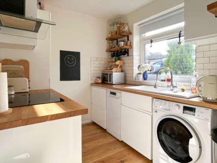 Brinds Close, Sonning Common, South Oxfordshire, Image 3