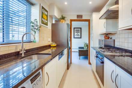 The Lodge Road, Hurst, Berkshire, Image 12