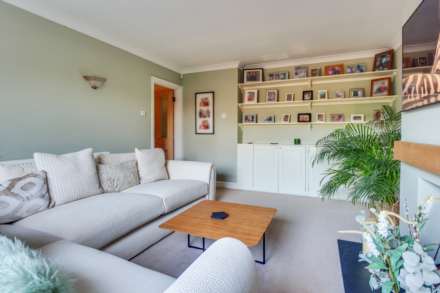 The Lodge Road, Hurst, Berkshire, Image 17