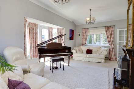 Woodlands Road, Sonning Common, South Oxfordshire, Image 2