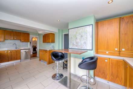 Pond End Road, Sonning Common, South Oxfordshire, Image 6