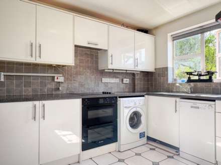 Elliots Way, Caversham, Reading, Image 2
