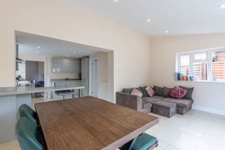 Woods Road, Caversham, Image 16