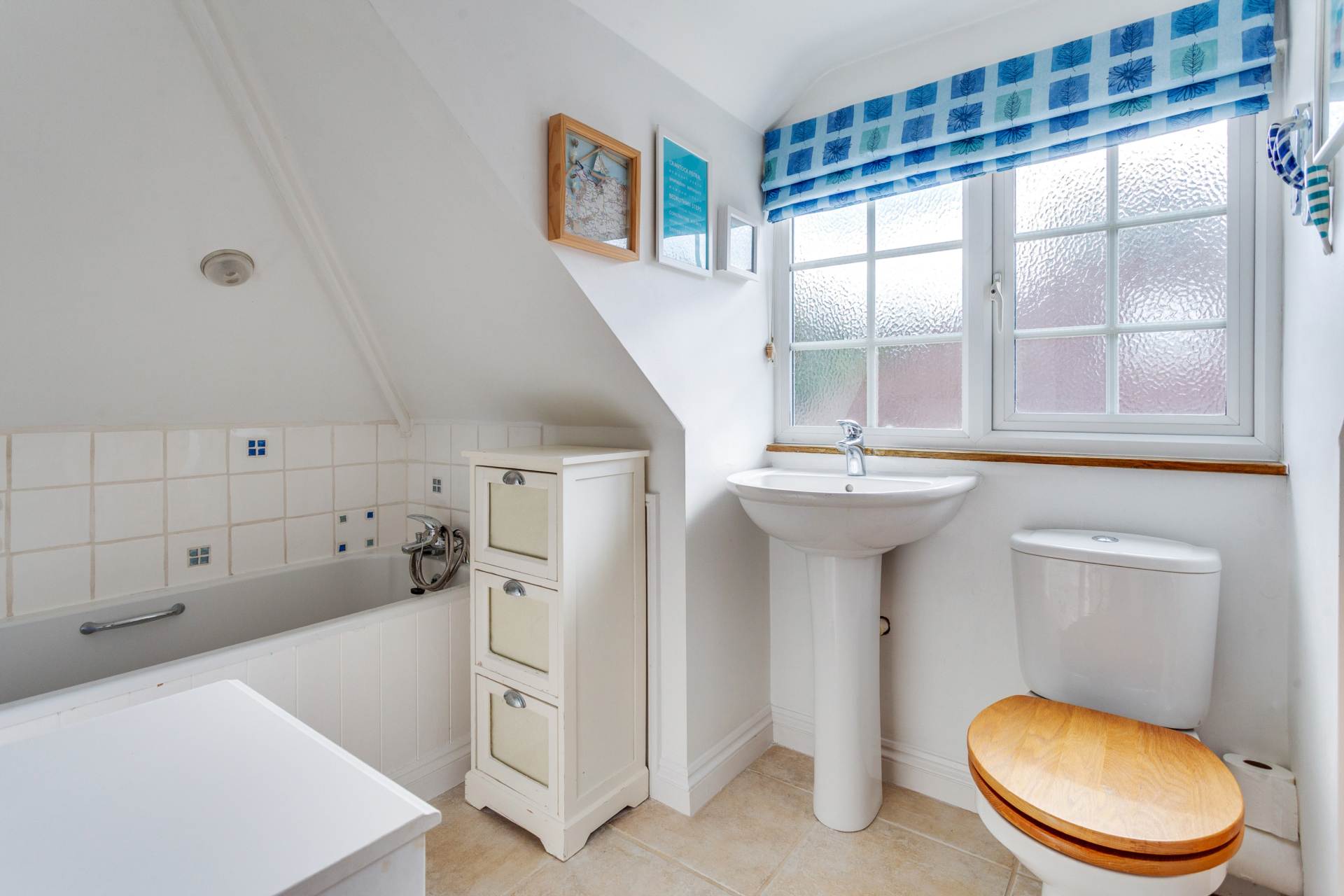 Whitehouse Road, Woodcote, South Oxfordshire, Image 26