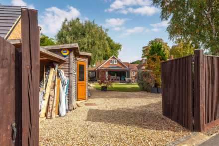 Whitehouse Road, Woodcote, South Oxfordshire, Image 24