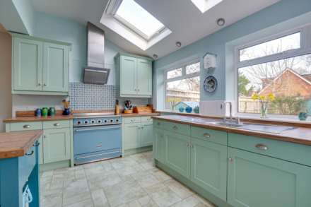 Woodcote Road, Caversham Heights, Image 4
