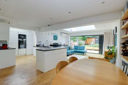 Hemdean Road, Caversham, Image 18