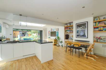 Hemdean Road, Caversham, Image 2