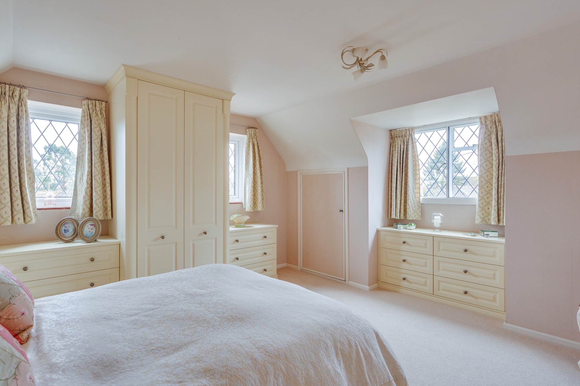 Russell Road, Tokers Green, South Oxfordshire, Image 11