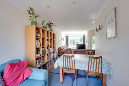 Ellesmere Close, Caversham, Image 12